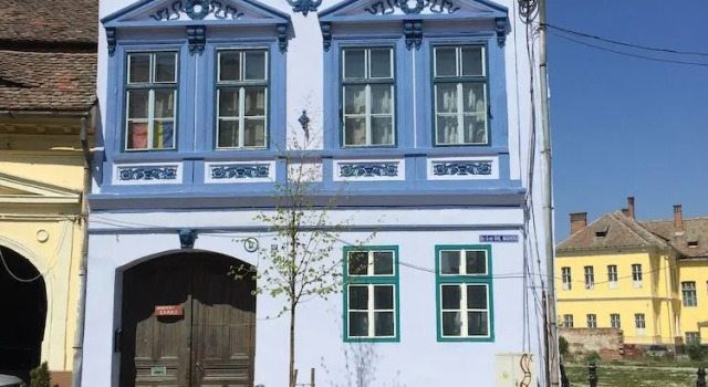 Buon Studio Sibiu, near train station and Small Square Old Town, Varaa Hotelli Sibiu 