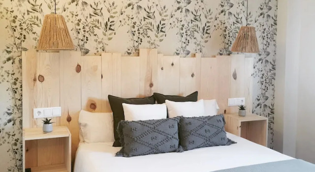 Hotel Rural Covarrubias, Забронировать Отель Коваррубиас Burgos Province, рядом с Соборная церковь Св. Космы и Св. Дамиана
