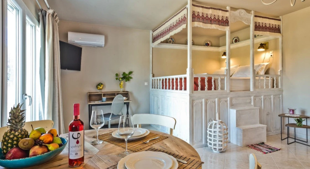 Вилла с балконом Elaia Villas