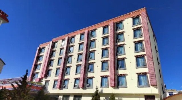 Orange Hotel (Shangri-La Ancient City), Buchen Sie Hotel Hotels in Yunnan mit Parkplatz, Parkplätze