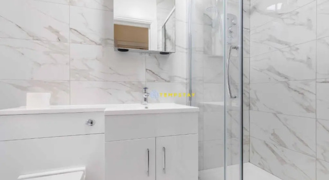 Апартаменты 2 BED Modern apartment. Close to station & PARKING