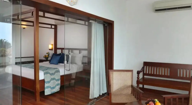 Люкс с балконом и с видом на океан Getaway Beach Resort Kovalam