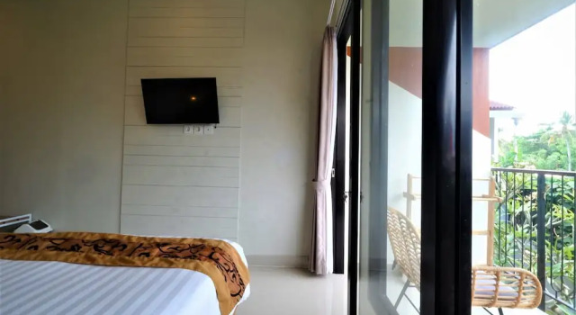 Двухместный номер Deluxe с балконом и с видом на город Hotel and Villa B52 Gili Air