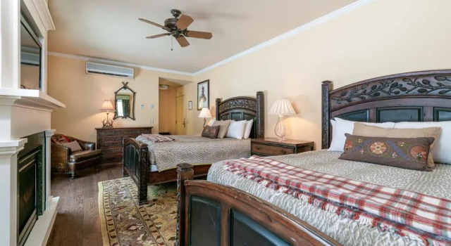 Четырёхместный номер Deluxe The Norwich Inn