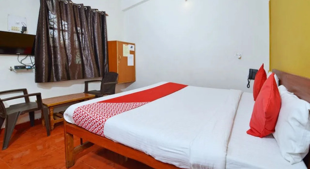 OYO 10174 Kanta Guest House, Prenota Affittacamere Baga 