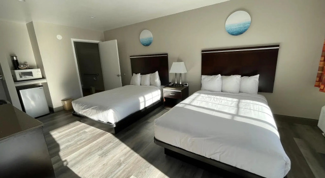 Четырёхместный номер Standard University Inn at San Luis Obispo