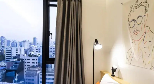 glue Hotel