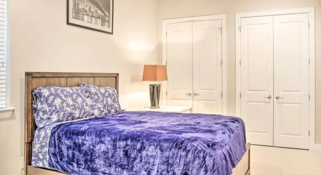 Pet-friendly Houston Townhome, 6 Mi to Dtwn!, Забронировать Апартаменты/квартира Хьюстон Texas Gulf Coast