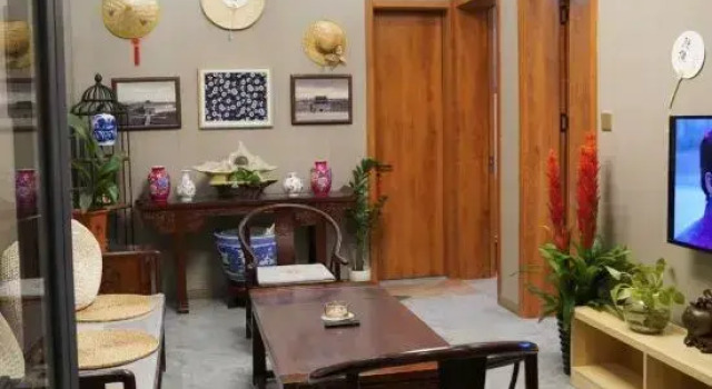 Люкс с 2 комнатами с видом на внутренний двор Rongfuju Homestay (Zhengding Rongguofu)