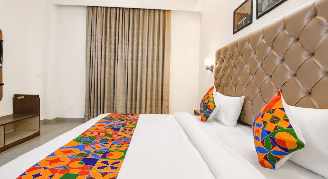 Номер Premium Fabhotel Rivlet Inn