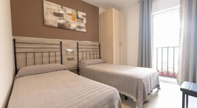 Двухместный номер Standard с балконом Hostal La Pilarica