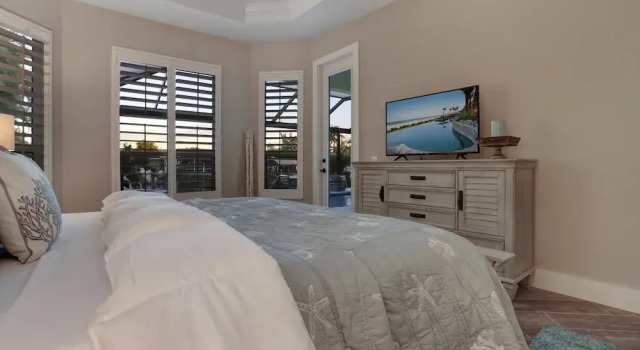 Dreamy Knights - Hgtv Dream Home, Забронировать Отель Отели Кейп-Корал 4 звезды, рядом с Пляж яхт-клуба Кейп-Корал, 4*