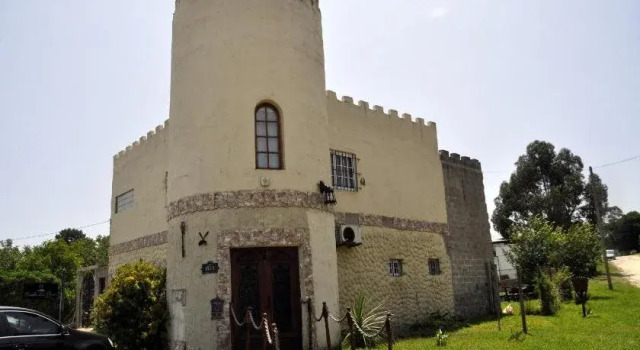 Castillo La Pausa, Book Hotel Miramar 