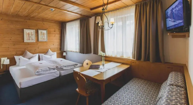 Hotel Montfort, Забронировать Отель Санкт-Антон-ам-Арльберг Санкт-Антон, рядом с Train Station Sankt Anton am Arlberg