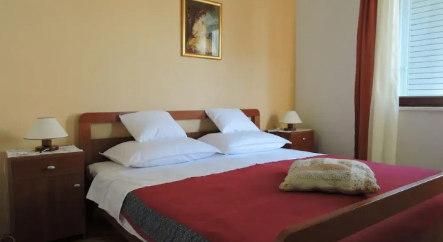 Апартаменты Economy с балконом и с видом на сад Apartments Ivanov