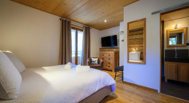 Двухместный номер Superior с балконом и с видом на горы Hôtel des Muverans