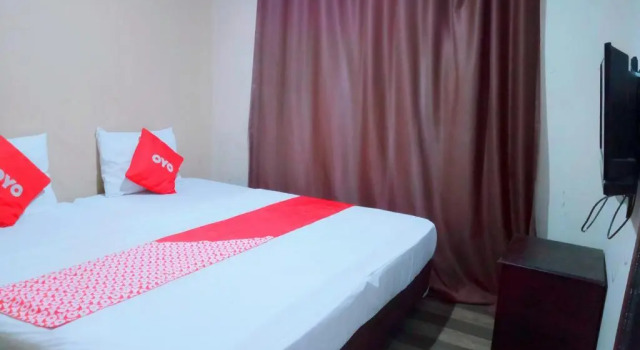 Номер Standard OYO 91876 Hotel Putri Gading 2