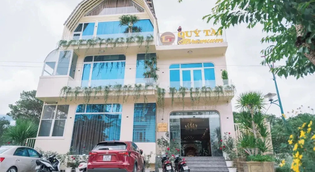 Quy Tai Premium Hotel, Забронировать Отель Далат Ламдонг, рядом с Yersin Park Da Lat