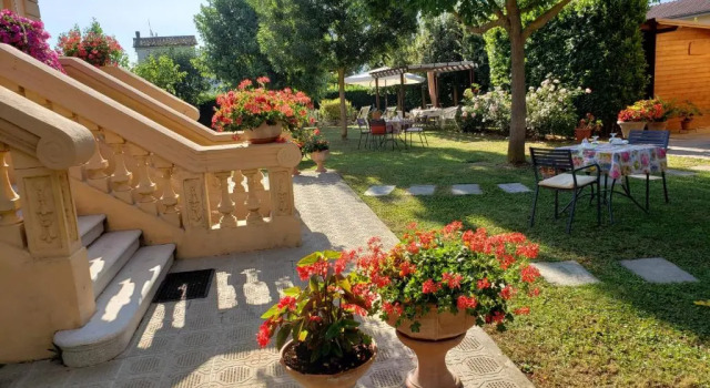 Апартаменты с видом на сад Marta Guest House
