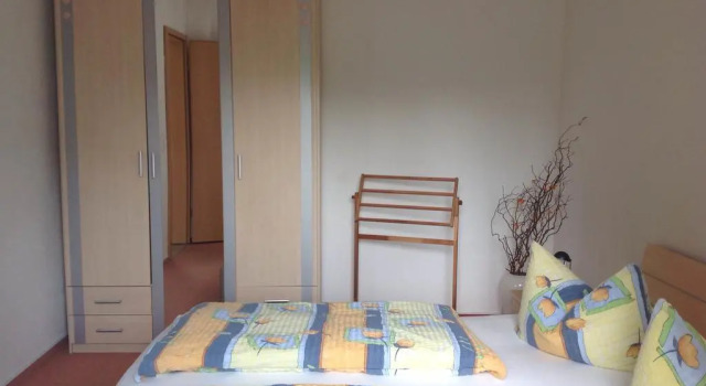 Ferienwohnung May, Book Hotel Hoteller i Dorfchemnitz med morgenmad, Morgenmad