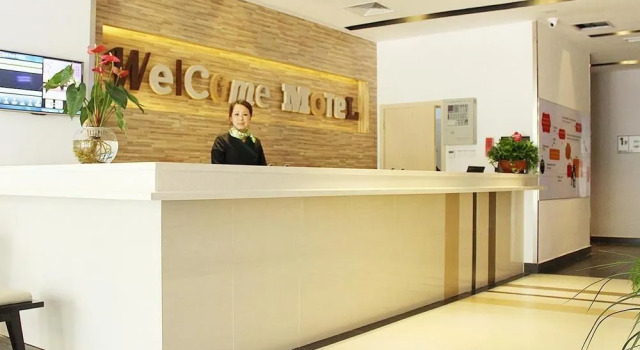 Motel 168 Rizhao Haiqu East Road, Book Motel Hoteller i Rizhao med pool, Swimmingpool