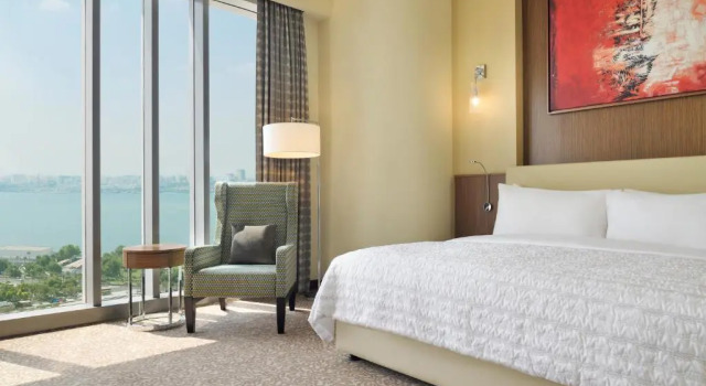 Двухместный клубный номер Standard с видом на море Le Meridien City Center Doha