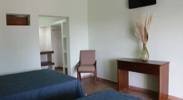 Четырёхместный семейный номер Standard с видом на город Hotel Casa Peregrina