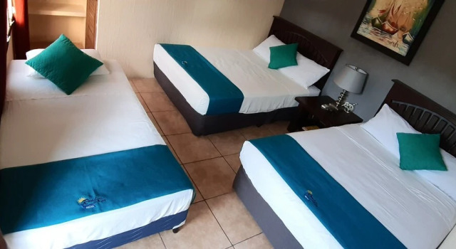 Трёхместный номер Standard Hotel Real del Rio