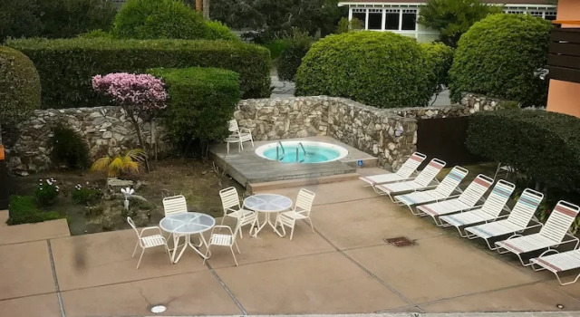 Четырёхместный номер Deluxe The Monarch Resort