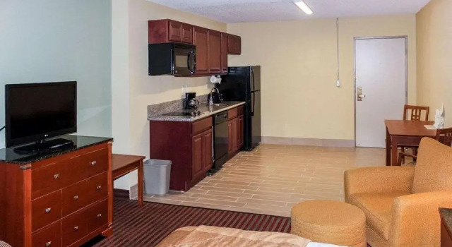 Шестиместный люкс MainStay Suites Williamsburg Historic Area