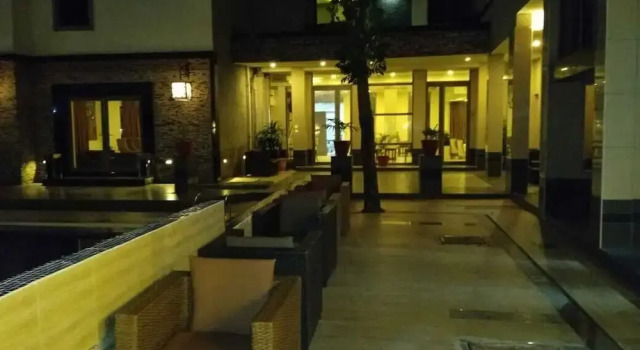 Mulligan Hotel, Book Hotel Yaba 