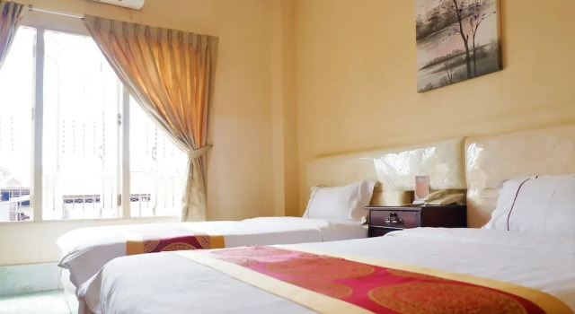 Lily Hotel