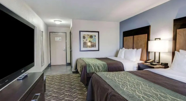 Шестиместный номер Standard с балконом Comfort Inn & Suites El Paso I-10 Airport Area