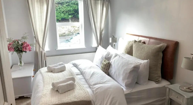 Апартаменты с 2 комнатами Spacious 2 Bed Apartment With Off Street Parking