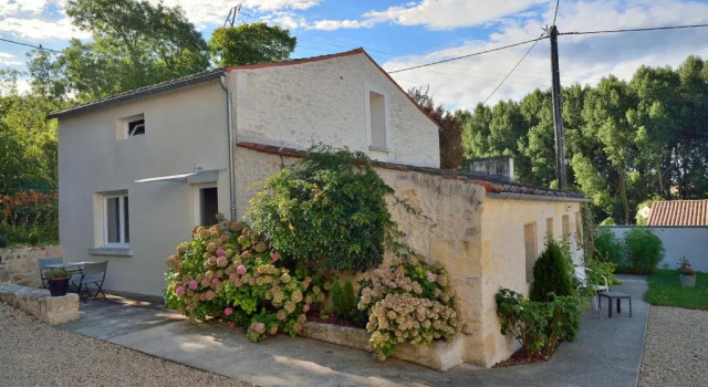 Le Clos Des Oiseaux, Rezerwuj Hotel Saintes Charente-Maritime