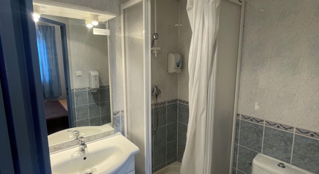 Трёхместный номер Standard Hôtel & Résidence Avermes