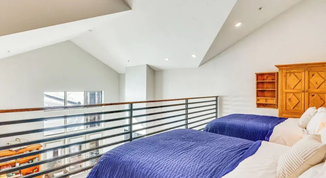 Апартаменты с 3 комнатами Ski-in/ski-out Granby Penthouse w/ Mountain Views!