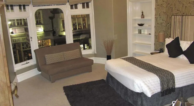 Monties Guest House
