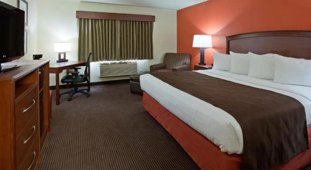 Номер Standard AmericInn by Wyndham Grand Forks