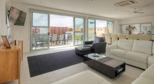 Villa Moyne - located in a quiet cul de sac and designed for beach families, Varaa Villa Port Fairy Victoria