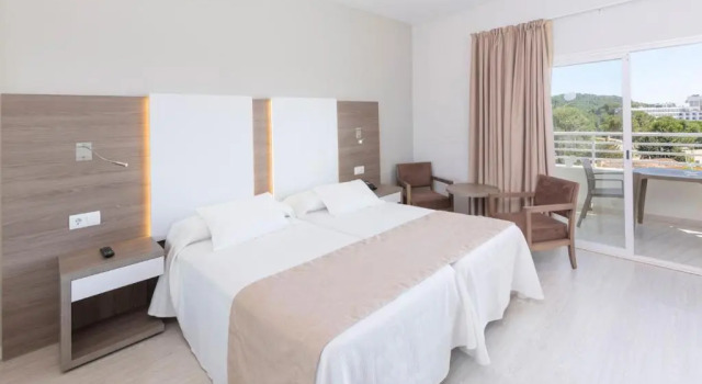 Двухместный номер с видом на море Mar Hotels Paguera & Spa