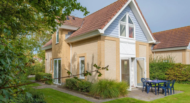 Вилла Restyled Villa With Dishwasher, Near the Beach