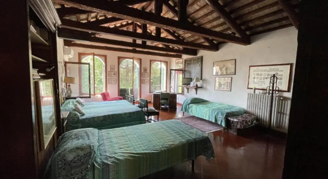 Трёхместный номер Standard Мансарда с балконом и с красивым видом из окна B&B Villa Gradenigo