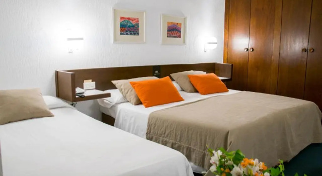 Трёхместный номер Standard Hotel America Igualada