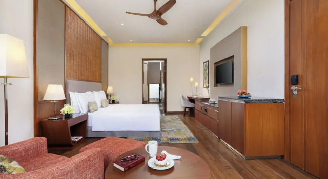Двухместный номер Luxury с балконом Taj Damdama Lake Resort & Spa, Gurugram