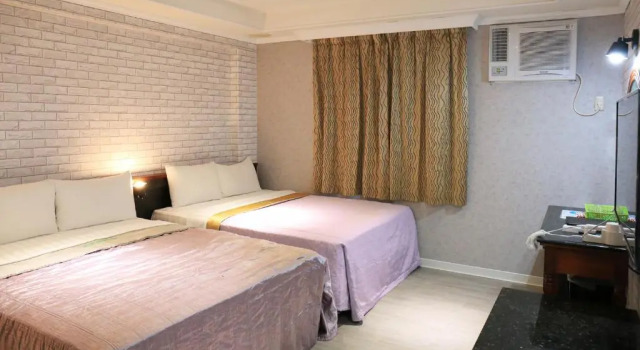 Четырёхместный номер Standard Cai-Lai Motel
