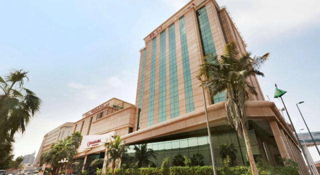 Двухместный полулюкс Ramada by Wyndham Continental Jeddah