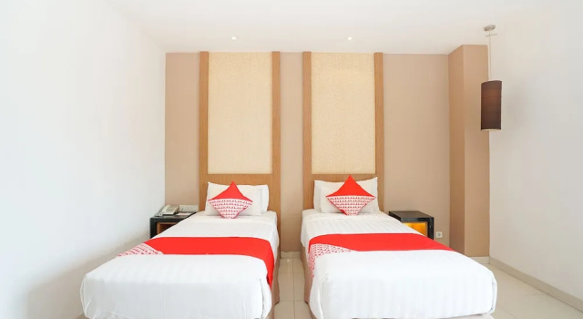 Standard Twin room Prime Royal Hotel