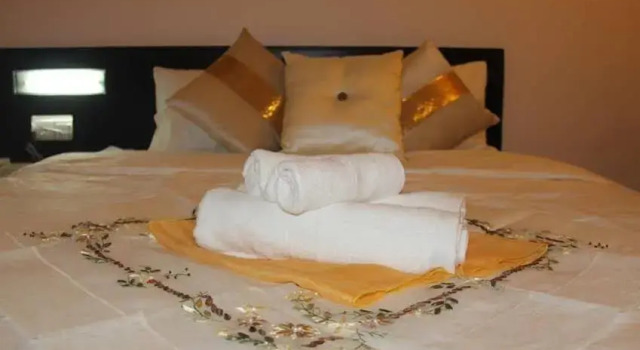 Moon Morokoth Hotel, Buchen Sie Hotel Hotels in Kandal mit Parkplatz, Parkplätze