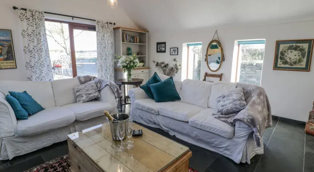 Cwch Gwenyn, Book Feriehus Sommerhuse i Anglesey, Hytte